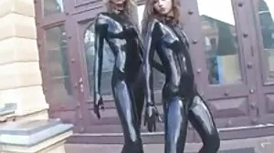 Stepis teen blonde super maigre trouve du réconfort sur la grosse bite de femme maigre porno bros