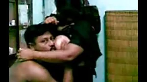 Ma belle-mère et sa belle-fille aux gros seins ont failli se faire sexe jeune fille prendre