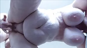 Une rousse fessée souffle des porno fille bonne shlongs noirs