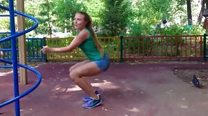 Penny Barber, belle-mère aux porno voisin gros seins, ne peut pas résister à son beau-fils