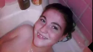 Ebony teen star xxx chien et femme du porno Skyler Nicole dans trois voies