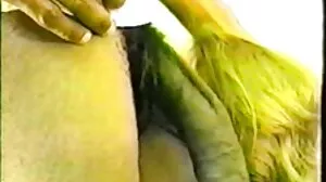 Une brune sexy creampied porno cheval femme au casting