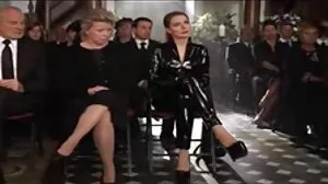 Douce modèle teen de 18 grosses chattes ans profondément anale baisée