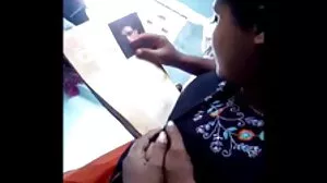 Des adolescents tabous gobent des bites et baisent porno mere