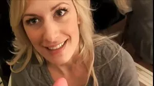 Hannah Grace et Madi Collins montrent leur bon côté porno jeune homme