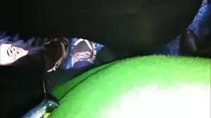 Ariana Marie et porno belle mature Nicole Aniston partagent avec une grosse bite