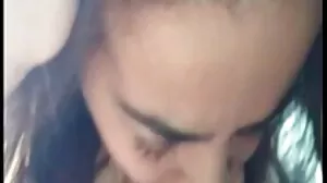 Elle vient d'Hawaï et a l'air mignonne comme un belle femme porn bouton Mais c'est une voleuse à l'étalage