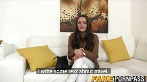 NOIR4K. Scène porno noir sexe boite de nuit sur blanc de poupée blanche et DJ noir