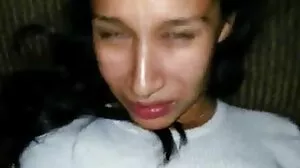 Ass toying babe anale pilonné par belle lesbienne une bite bien dure