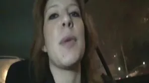 Maigre ciseaux lesbienne salope pov sucer la bite