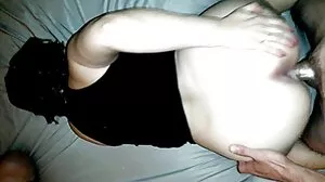 Professeur frotté par le porno mère médecin aux gros seins et lui lèche la chatte