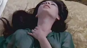 Sexy petite fille Liza sex fille Rowe chatte serrée baisée avec une grosse bite