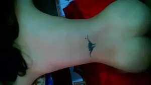 La belle-mère Julianna naine nue Vega et Mia Khalifa jouissent