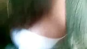 Sweet Asian se fait belle mere chaude baiser en bas par la BBC