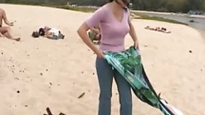 La porno voisine jeune minx sucrée Piper Perri suce profondément et baise bien