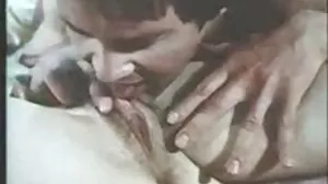 Tatoué asiatique facialized sucer porno des femmes noir shlong