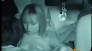 Teen blonde sexe de femme nue laisse son beau-frère lui lécher la chatte et la baise après