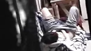 Belle femdom porno chien femme asiatique aime ça rugueux