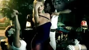 La belle-mère Carmen tukif vierge Valentina séduit son beau-fils