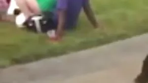 La belle-mère Kylie se fait sexe femme ronde prendre en train de coucher avec le petit ami de Sashas