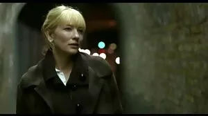 Bella Bells, gros butin et tatouée, se fait fourrer video lesbienne gratuite par une bite charnue