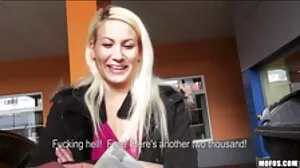 Une MILF maigre se fait percer par une grosse bite espagnole porno mère et fils français