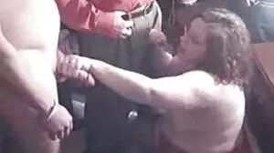 La porno massage homme superbe MILF brune Alison Tyler étire la chatte pour prendre Lexs BBC