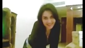 Abigail et Zoey, superbes femmes aux gros seins, porno bas se dégourdissent le cul