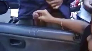 Erin se fait baiser pendant qu'elle fume x video lesbienne une cigarette