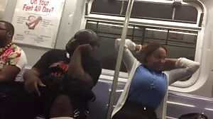 Thérapie sexuelle - POV Fuck lesbienne mure Adventure