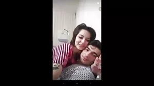 Les demi-sœurs se battent femme de menage porn pour son énorme bite puis la partagent