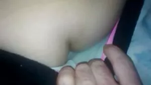 L'officier a dit à Alyssa Cole porno entre voisin de lui sucer et de lui cogner la bite et de partir après